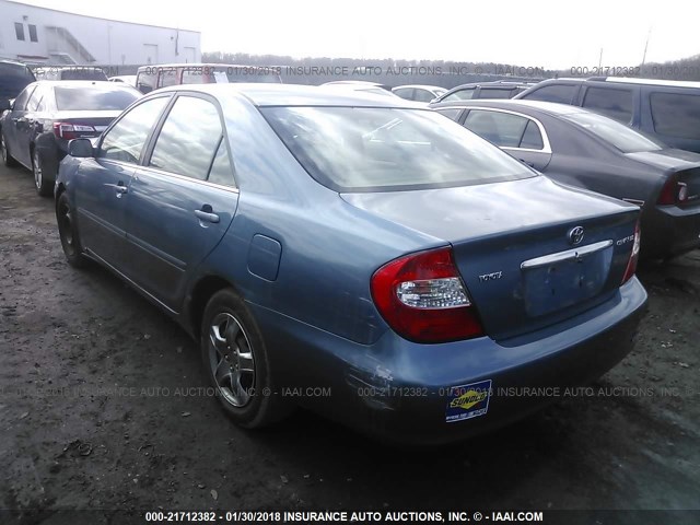 4T1BE32K83U696027 - 2003 TOYOTA CAMRY LE/XLE/SE ლურჯი ფოტო 3