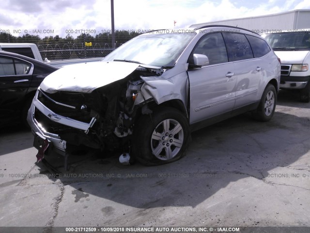 1GNEV23D79S111347 - 2009 CHEVROLET TRAVERSE LT SILVER photo 2