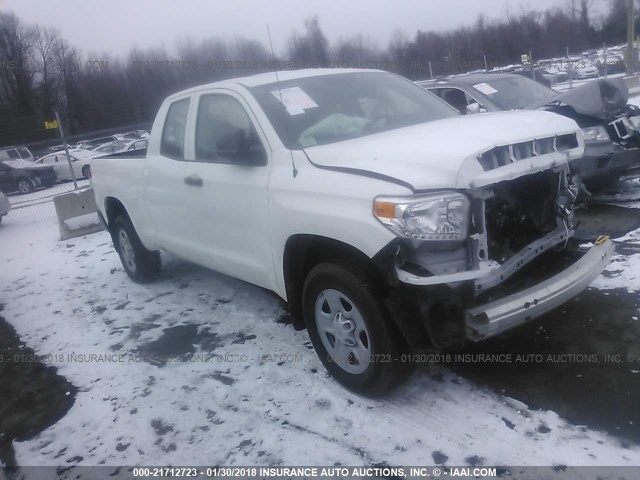 5TFUM5F19HX071350 - 2017 TOYOTA TUNDRA DOUBLE CAB SR/SR5 WHITE photo 1