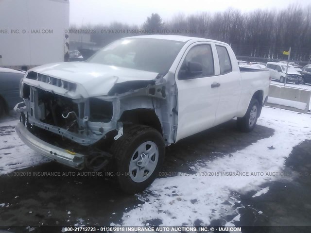 5TFUM5F19HX071350 - 2017 TOYOTA TUNDRA DOUBLE CAB SR/SR5 WHITE photo 2