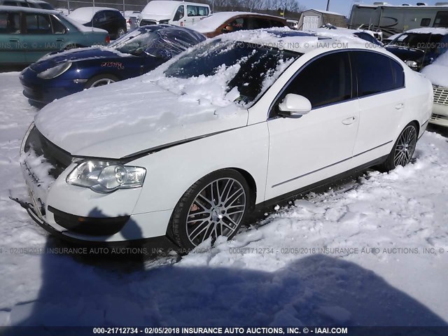 WVWAK73C58P121851 - 2008 VOLKSWAGEN PASSAT KOMFORT WHITE photo 2