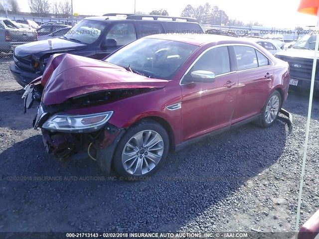 1FAHP2FW7AG124464 - 2010 FORD TAURUS LIMITED RED photo 2