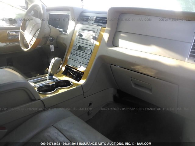 5LMFU28557LJ21649 - 2007 LINCOLN NAVIGATOR 白色 照片 5