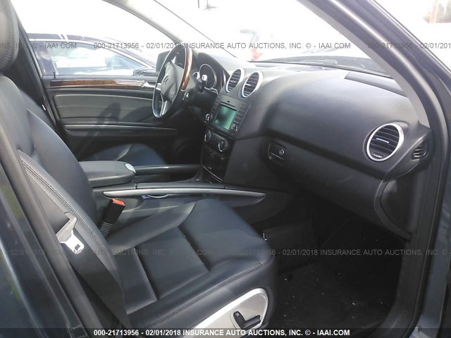 4JGBB8GB8BA625263 - 2011 MERCEDES-BENZ ML 350 4MATIC BLACK photo 5