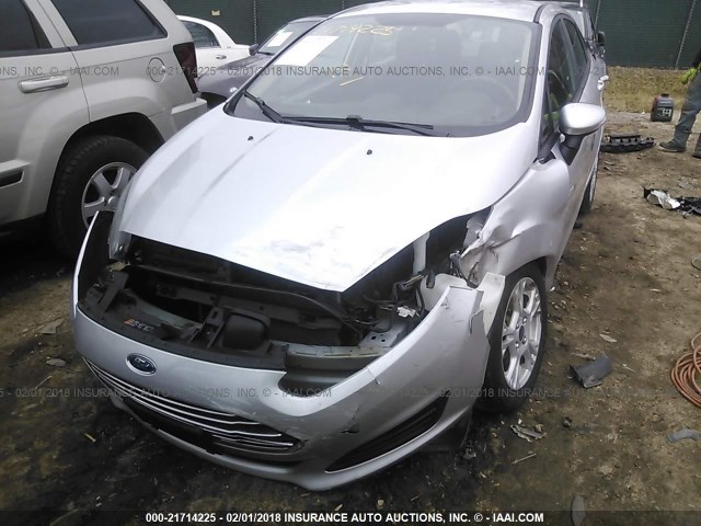 3FADP4BJ5GM174587 - 2016 FORD FIESTA SE SILVER photo 6