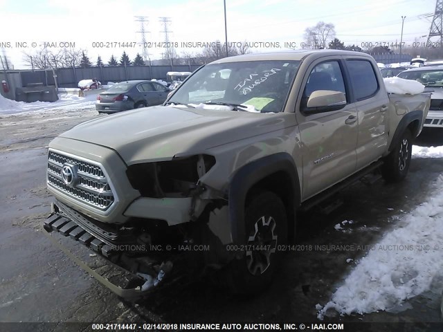 3TMCZ5AN0HM080208 - 2017 TOYOTA TACOMA DBL CAB/SR/TRDSPT/OR/PRO ოქროსფერი ფოტო 2