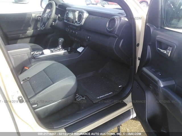 3TMCZ5AN0HM080208 - 2017 TOYOTA TACOMA DBL CAB/SR/TRDSPT/OR/PRO ოქროსფერი ფოტო 5