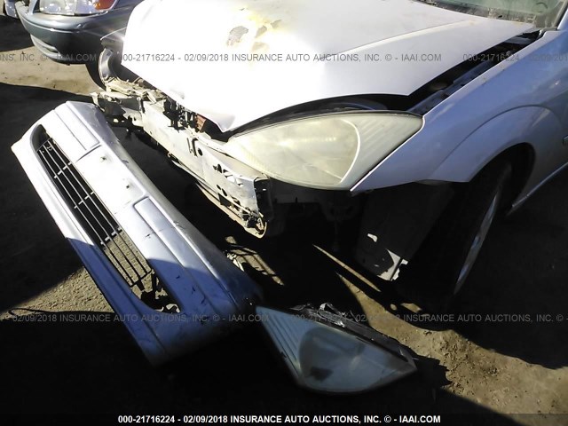 1FAHP38342W143814 - 2002 FORD FOCUS ZTS SILVER photo 6