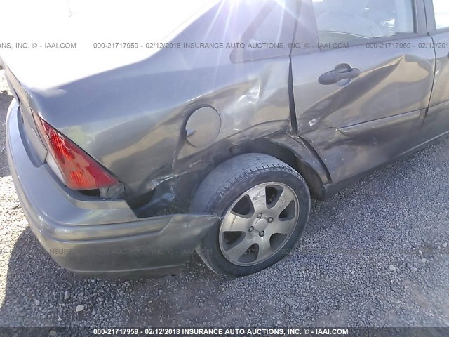 1FAFP34372W288522 - 2002 FORD FOCUS SE/SE COMFORT/SE SPORT GRAY photo 6