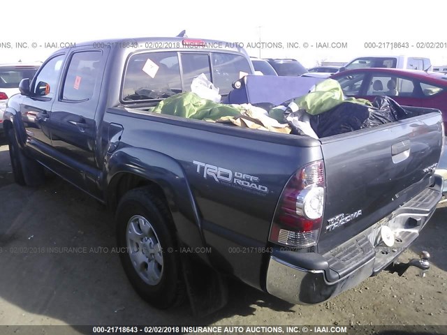 5TFJU4GNXCX017806 - 2012 TOYOTA TACOMA DOUBLE CAB PRERUNNER GRAY photo 3