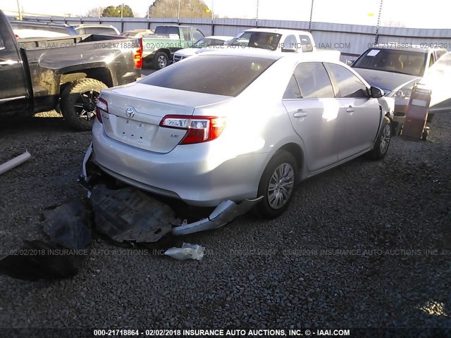 4T1BF1FK6EU368961 - 2014 TOYOTA CAMRY L/SE/LE/XLE 银色 照片 4