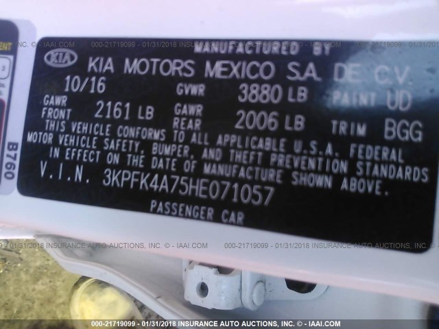 3KPFK4A75HE071057 - 2017 KIA FORTE LX WHITE photo 9