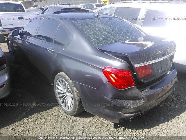 WBAKA8C5XBCY36344 - 2011 BMW 750 I GRAY photo 3