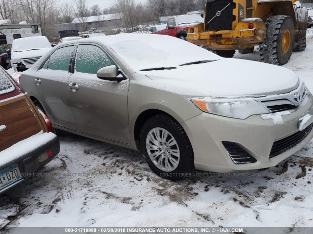 4T4BF1FK8ER402260 - 2014 TOYOTA CAMRY L/SE/LE/XLE Gümüş foto 1