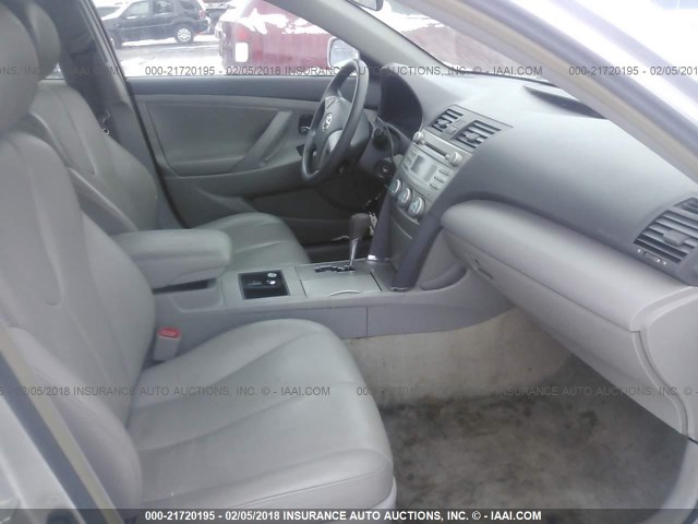 4T1BE46K79U408670 - 2009 TOYOTA CAMRY SE/LE/XLE 银色 照片 5