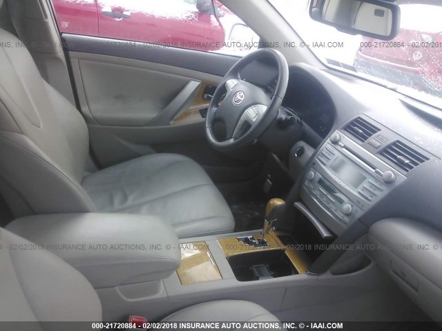 4T1BK46K47U535107 - 2007 TOYOTA CAMRY NEW GENERAT LE/XLE/SE WHITE photo 5