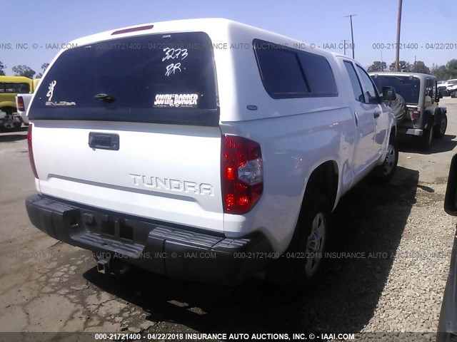 5TFRM5F12GX099396 - 2016 TOYOTA TUNDRA DOUBLE CAB SR/SR5 WHITE photo 4