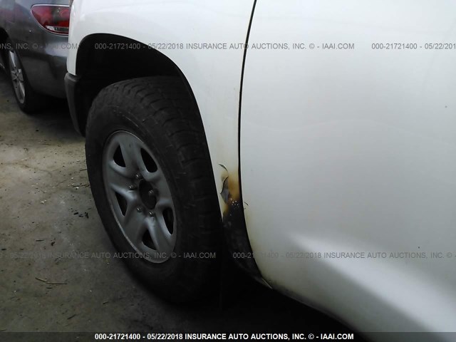 5TFRM5F12GX099396 - 2016 TOYOTA TUNDRA DOUBLE CAB SR/SR5 WHITE photo 6