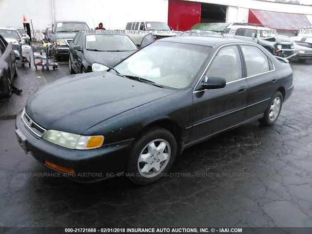 1HGCE6679VA015993 - 1997 HONDA ACCORD EX/EX-R GREEN photo 2