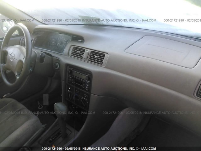 JT2BF22K510294992 - 2001 TOYOTA CAMRY CE/LE/XLE 银色 照片 5