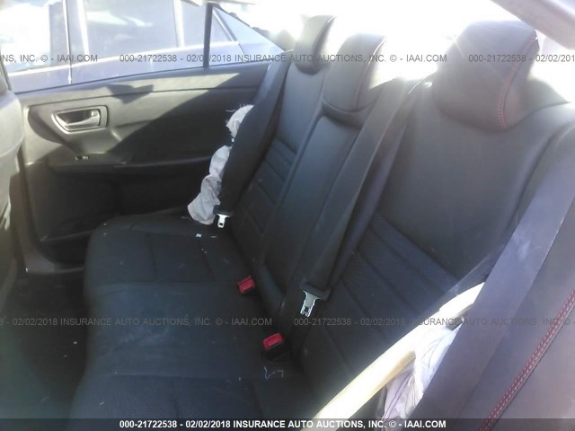 4T1BF1FK4HU773267 - 2017 TOYOTA CAMRY LE/XLE/SE/XSE შავი ფოტო 8