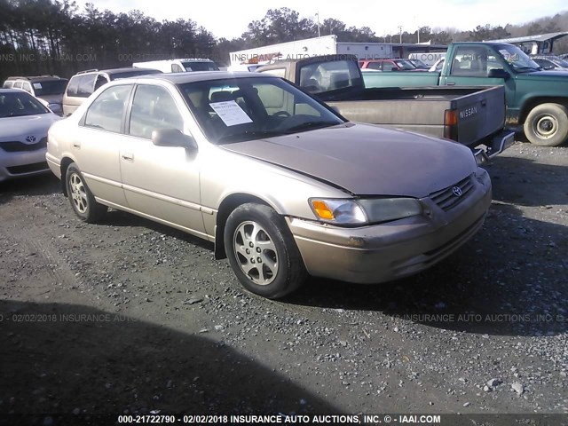 4T1BF28K0XU933338 - 1999 TOYOTA CAMRY LE/XLE GOLD photo 1