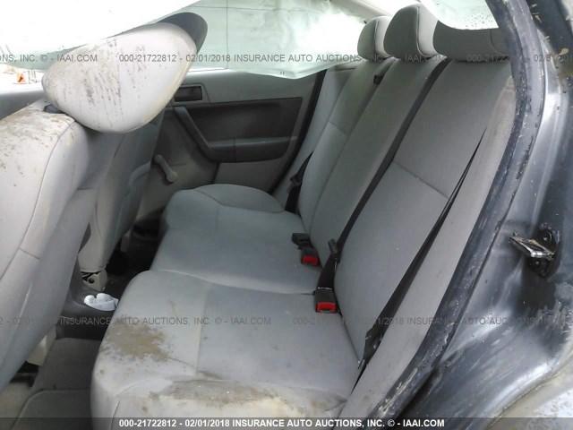 1FAHP3EN5AW276411 - 2010 FORD FOCUS S GRAY photo 8