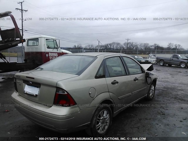 1FAFP34N77W177252 - 2007 FORD FOCUS ZX4/S/SE/SES GOLD photo 4