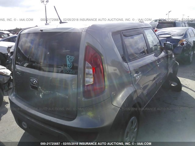 KNDJT2A53D7611011 - 2013 KIA SOUL GRAY photo 4