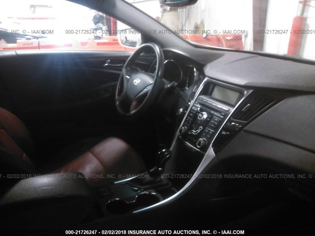 5NPEC4AC0BH033633 - 2011 HYUNDAI SONATA SE/LIMITED WHITE photo 5