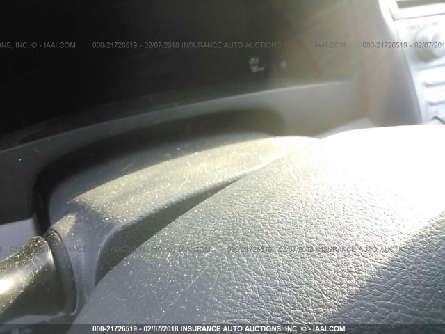 4T1BF3EK6BU618787 - 2011 TOYOTA CAMRY SE/LE/XLE WHITE photo 7