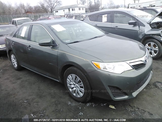 4T4BF1FK5DR318069 - 2013 TOYOTA CAMRY L/SE/LE/XLE GREEN photo 1