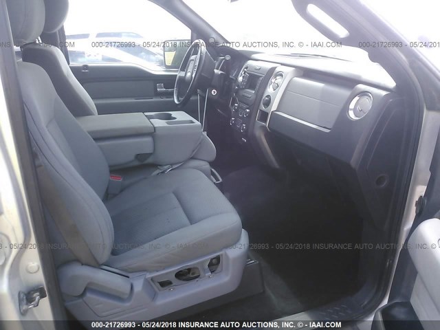 1FTFW1CF4DFC88297 - 2013 FORD F150 SUPERCREW SILVER photo 5