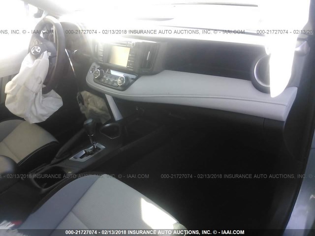 2T3RFREV5JW743085 - 2018 TOYOTA RAV4 ADVENTURE/XLE SILVER photo 5