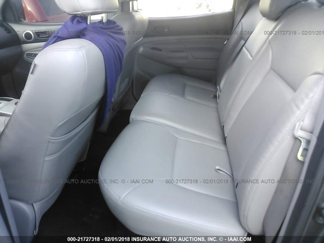 5TFLU4EN9DX065973 - 2013 TOYOTA TACOMA DOUBLE CAB ნაცრისფერი ფოტო 8