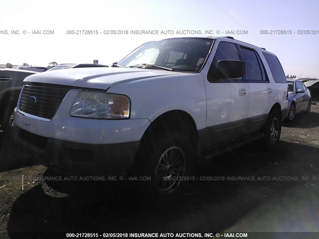 1FMRU15WX3LB96669 - 2003 FORD EXPEDITION XLT WHITE photo 2