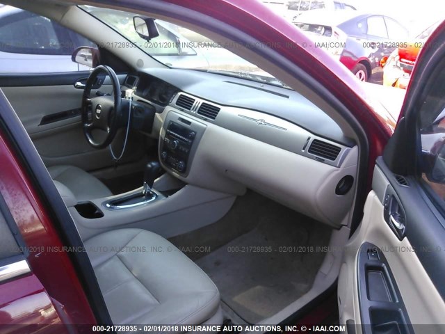 2G1WD58CX89127052 - 2008 CHEVROLET IMPALA SUPER SPORT RED photo 5