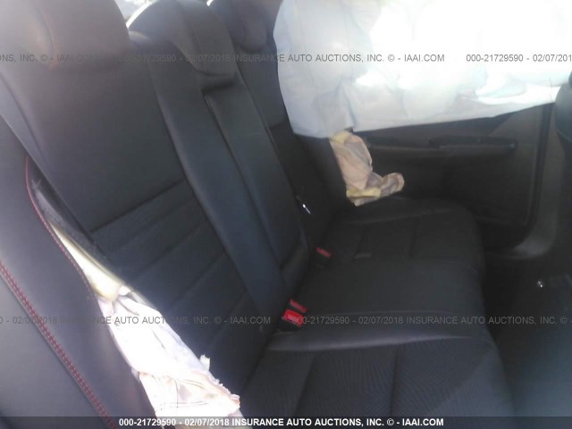 4T1BF1FK1HU268500 - 2017 TOYOTA CAMRY LE/XLE/SE/XSE ნაცრისფერი ფოტო 8