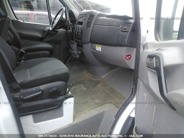 WDYPE8CC6D5741464 - 2013 FREIGHTLINER Sprinter 2500 WHITE photo 5