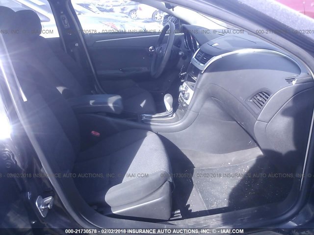 1G1ZH57B09F117925 - 2009 CHEVROLET MALIBU 1LT BLACK photo 5