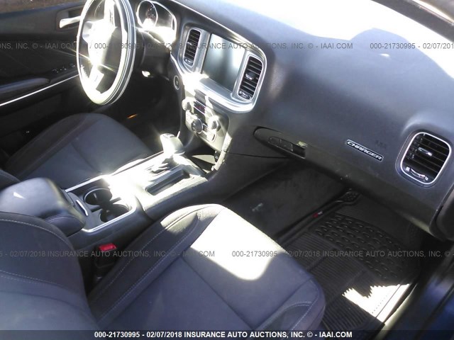 2C3CDXHG2GH234940 - 2016 DODGE CHARGER SXT GRAY photo 5