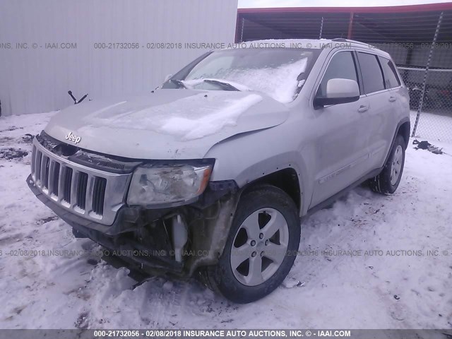 1C4RJFAT1DC571419 - 2013 JEEP GRAND CHEROKEE LAREDO SILVER photo 2