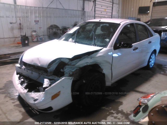 1FAFP34N07W354868 - 2007 FORD FOCUS ZX4/S/SE/SES 白色 照片 2