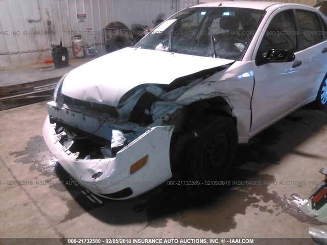 1FAFP34N07W354868 - 2007 FORD FOCUS ZX4/S/SE/SES 白色 照片 6