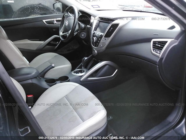 KMHTC6AD9DU175348 - 2013 HYUNDAI VELOSTER BLACK photo 5