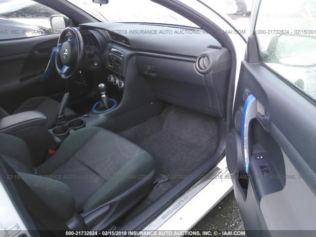 JTKJF5C72C3044098 - 2012 TOYOTA SCION TC 白色 照片 5