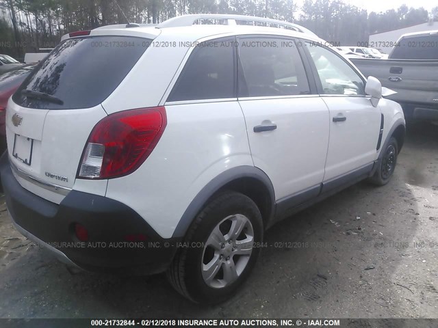 3GNAL2EKXES626938 - 2014 CHEVROLET CAPTIVA LS WHITE photo 4