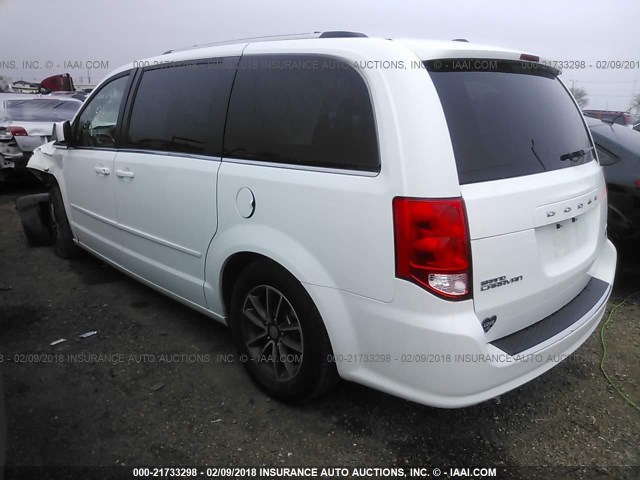 2C4RDGCG5HR600446 - 2017 DODGE GRAND CARAVAN SXT WHITE photo 3