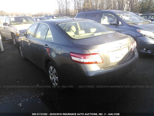 4T1BF3EK9AU016562 - 2010 TOYOTA CAMRY SE/LE/XLE GRAY photo 3
