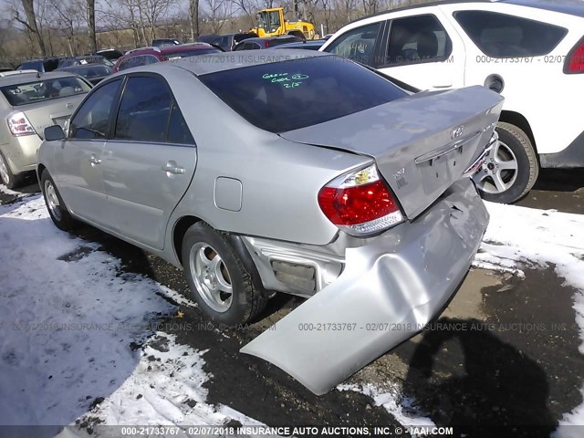 4T1BE32K76U707524 - 2006 TOYOTA CAMRY LE/XLE/SE ვერცხლისფერი ფოტო 3